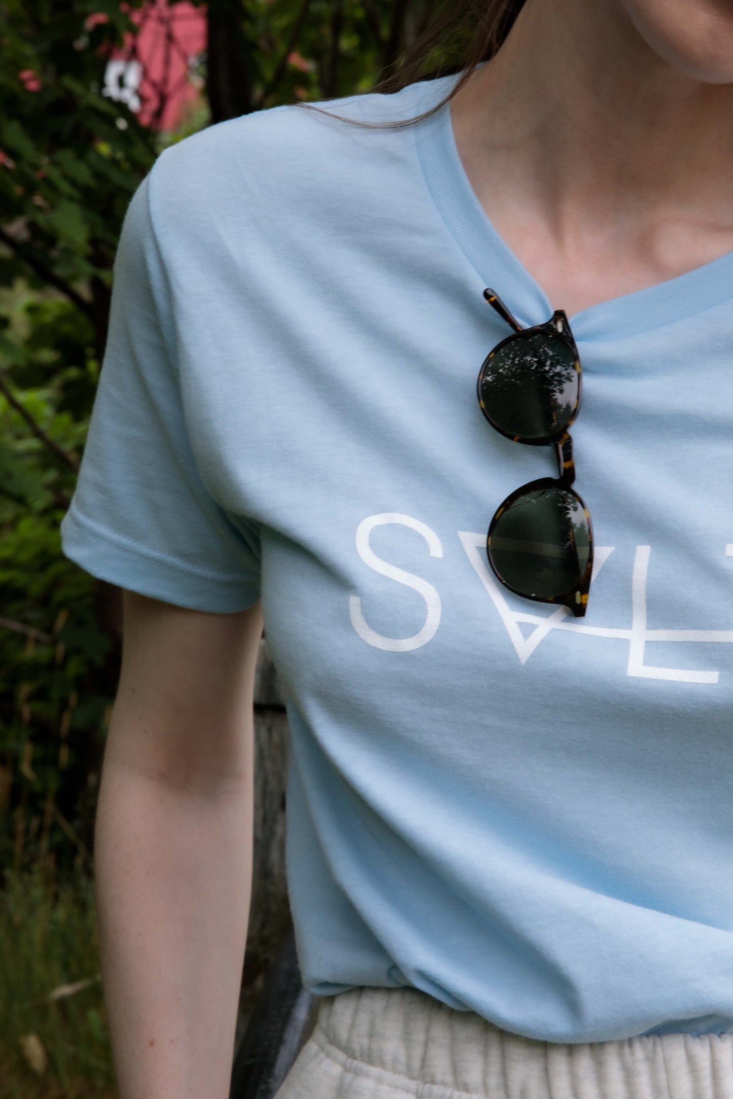 the essential tee in fresh air