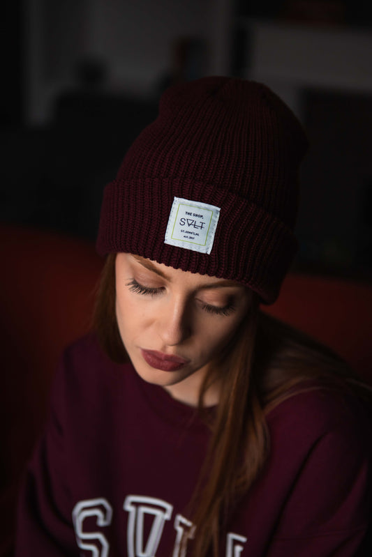 the shop toque in burgundy
