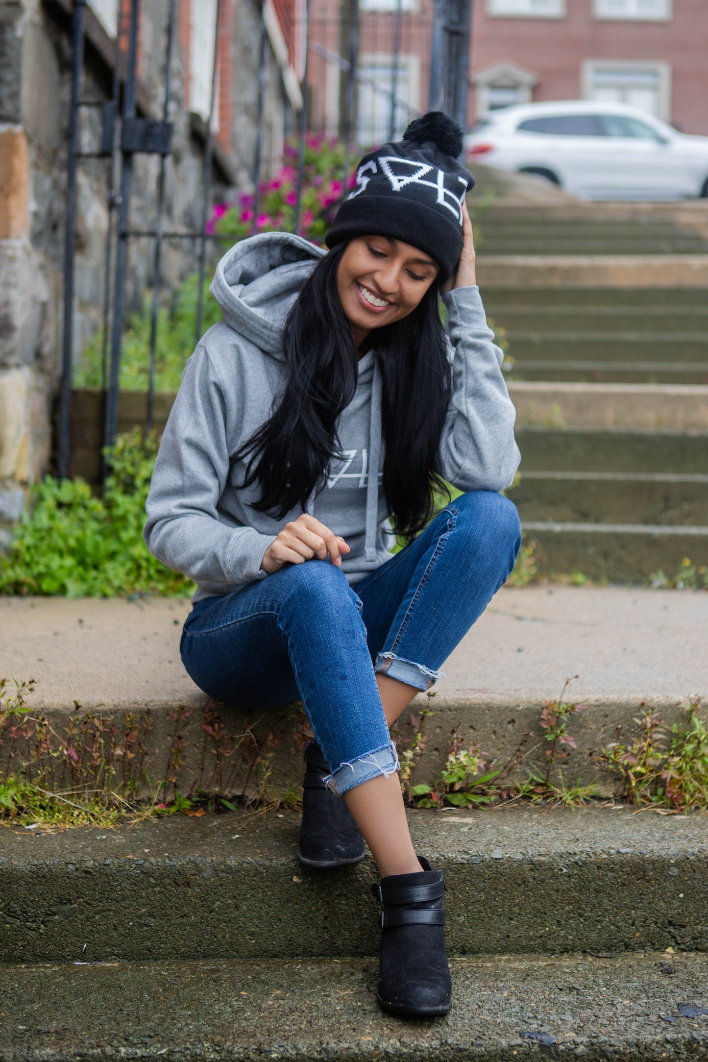 salt pom toque