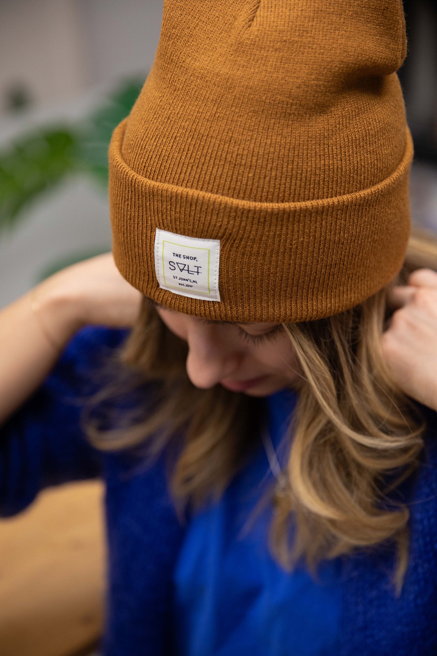 the shop toque in sienna