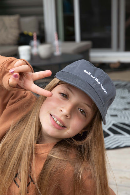 SALT KIDS - salt of the earth cap in charcoal