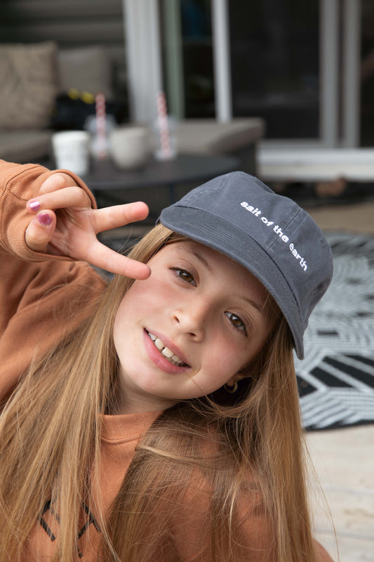 SALT KIDS - salt of the earth cap in charcoal