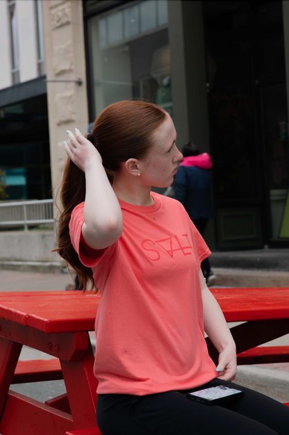 the essential tee in grapefruit spritz