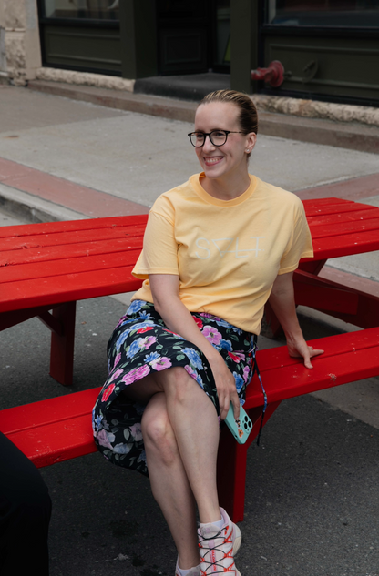 the essential tee in lemon zest